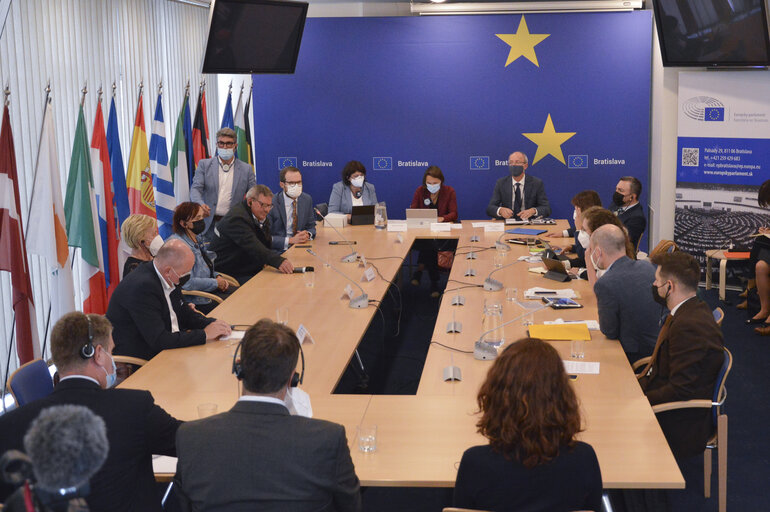 Suriet 19: DrFMG - LIBE delegation in Slovakia - meeting with Slovak media, meeting with NGO’s and meeting with parents of Jan Kuciak.