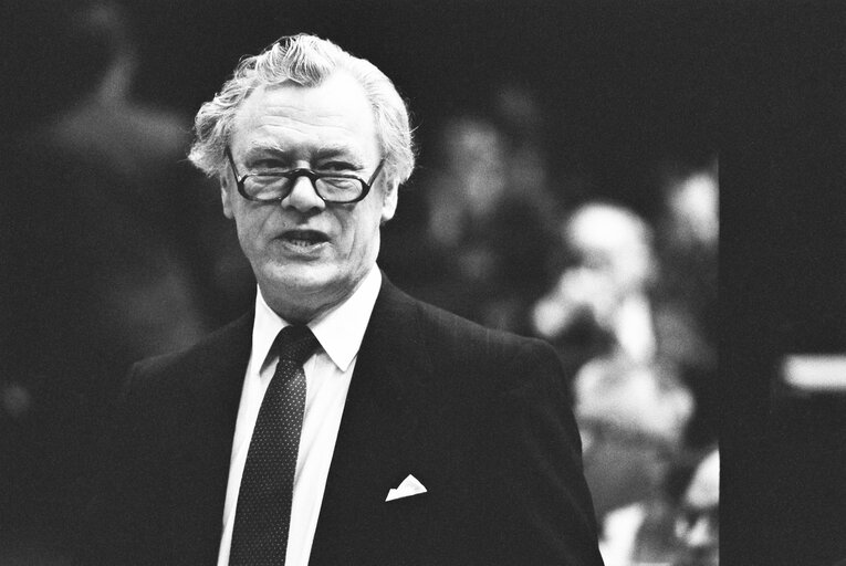 Suriet 1: Plenary Session at the European Parliament in Strasbourg In December 1987. Danish Presidency of the EU