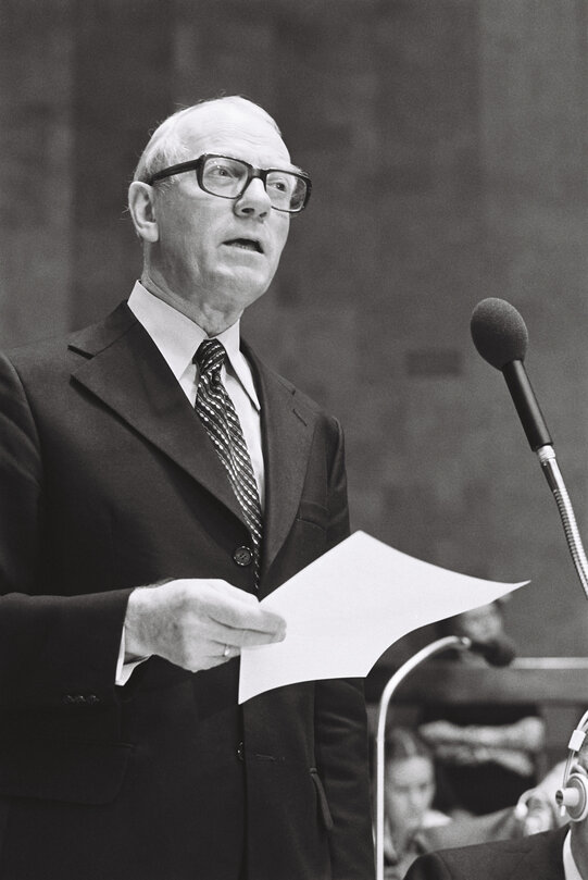 Knud Borge ANDERSEN, President of the Council of Ministers, during a session in January 1978.