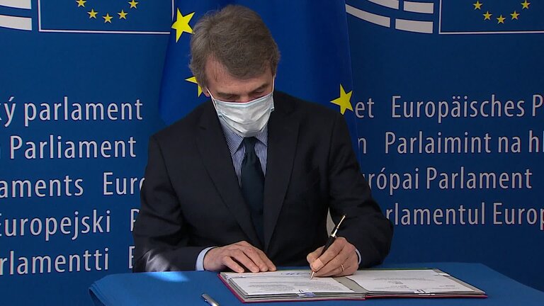 Lex Signing ceremony: extracts from the signature of Five COD LEX with David SASSOLI, EP President and Ana Paula ZACARIAS, Portuguese Secretary of State for European Affairs