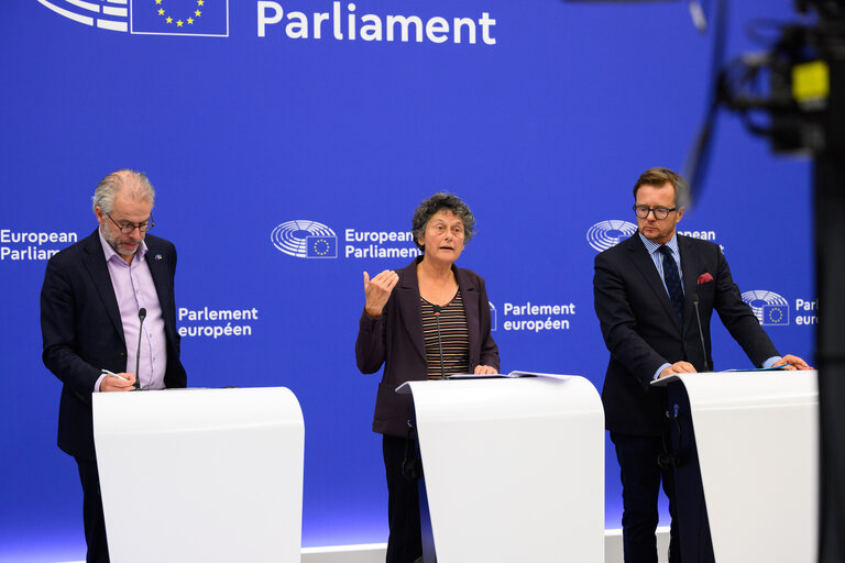 Foto 22: Press conference on the situation in Hungary and the rule of law
