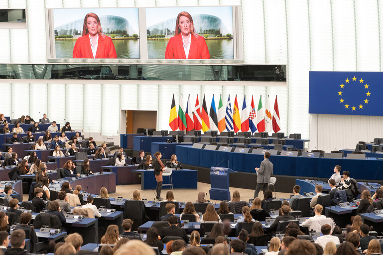Photo 40: Euroscola
