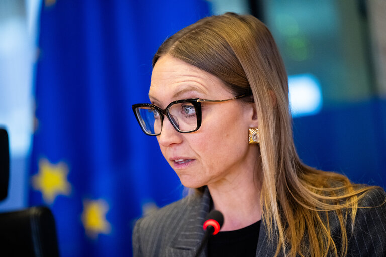 Fotografi 20: ECON ENVI - Exchange of views with Maria Luís Albuquerque, Commissioner for Financial Services and the Savings and Investments Union, on the draft Commission Delegated Regulation