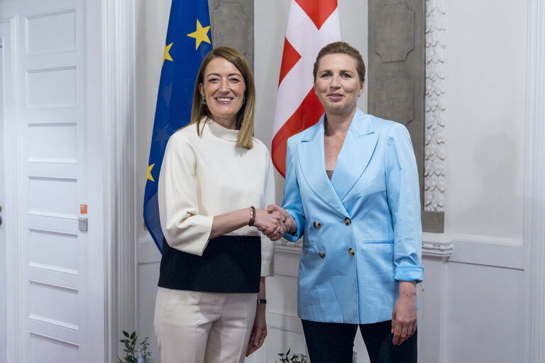 Fotografia 16: Roberta METSOLA, EP President meets with Mette FREDERIKSEN, Danish Prime Minister