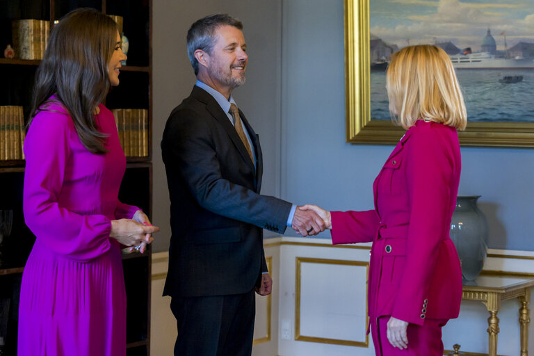 Zdjęcie 9: EP Conference of Presidents meets with the incoming Danish Presidency of the Council - Audience with His Majesty King Frederik X of Denmark and Her Majesty Queen Mary Elizabeth of Denmark
